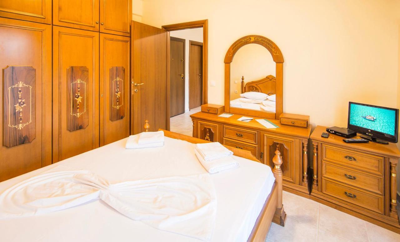 Marina'S Elegance Aparthotel กริโอปียี ภายนอก รูปภาพ