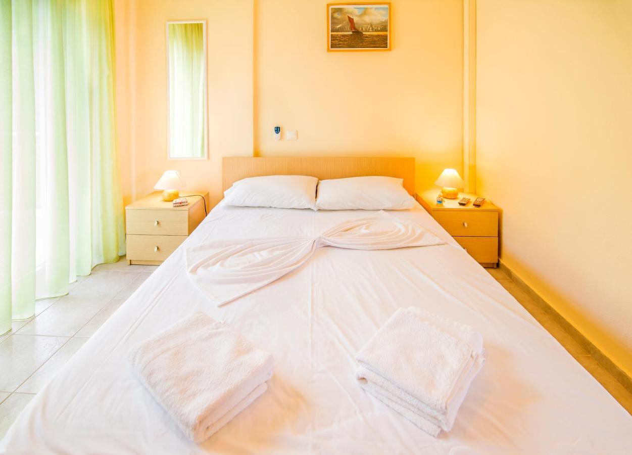Marina'S Elegance Aparthotel กริโอปียี ภายนอก รูปภาพ