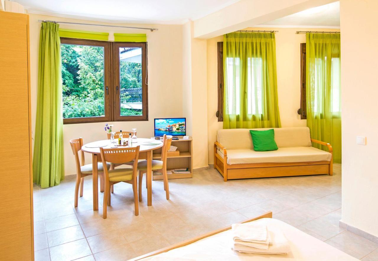 Marina'S Elegance Aparthotel กริโอปียี ภายนอก รูปภาพ