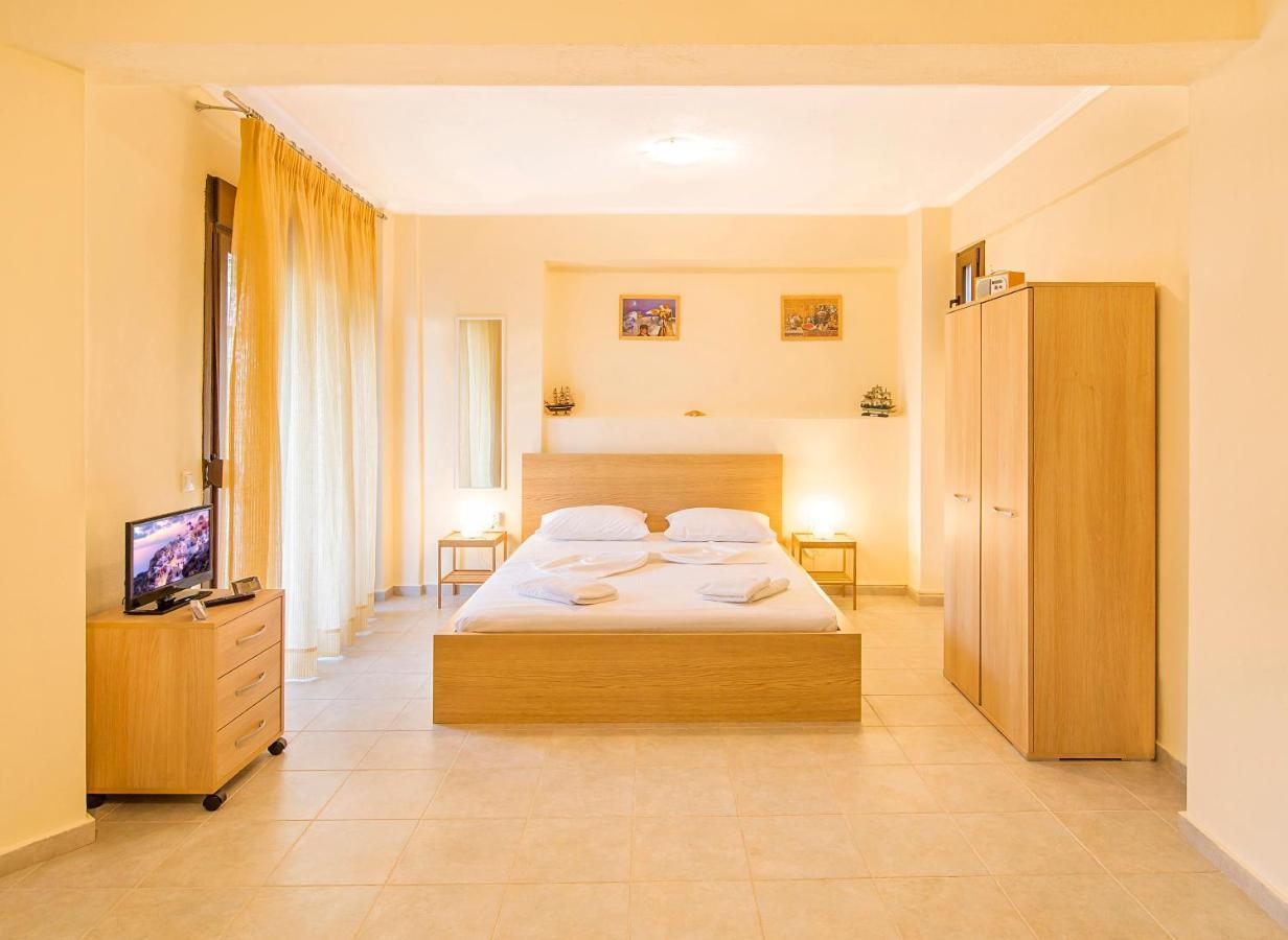 Marina'S Elegance Aparthotel กริโอปียี ภายนอก รูปภาพ