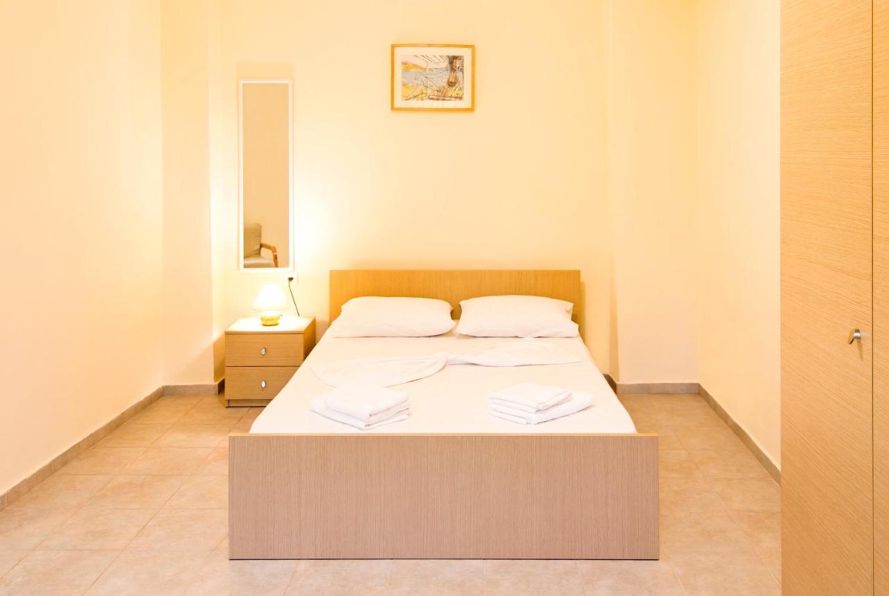 Marina'S Elegance Aparthotel กริโอปียี ภายนอก รูปภาพ