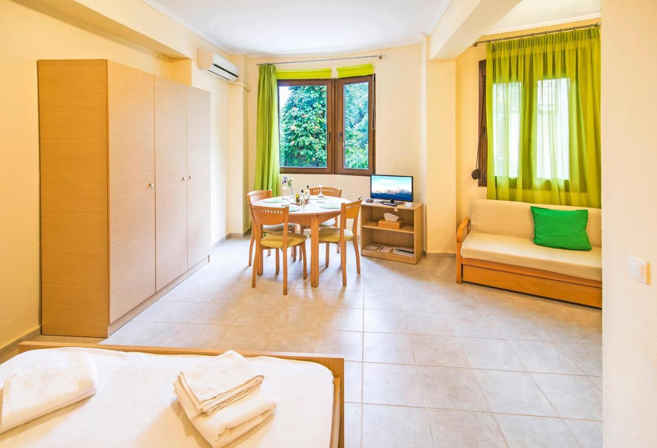 Marina'S Elegance Aparthotel กริโอปียี ภายนอก รูปภาพ